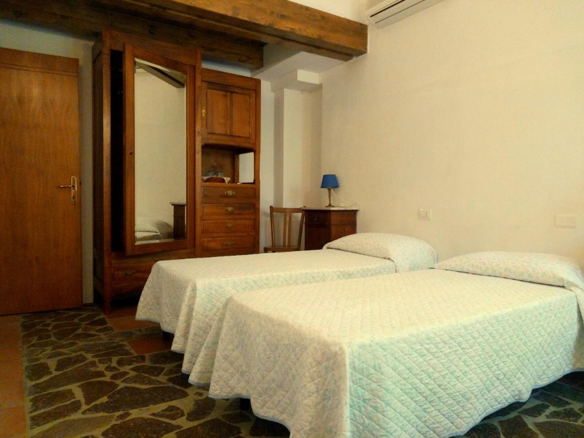 Lierus B&B Gonnosfanadiga Ngoại thất bức ảnh