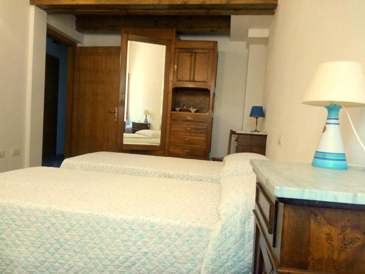 Lierus B&B Gonnosfanadiga Ngoại thất bức ảnh
