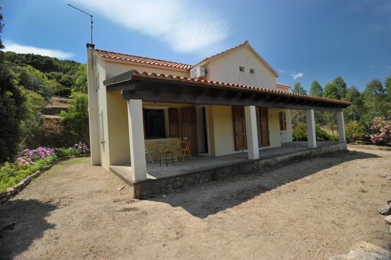 Lierus B&B Gonnosfanadiga Ngoại thất bức ảnh